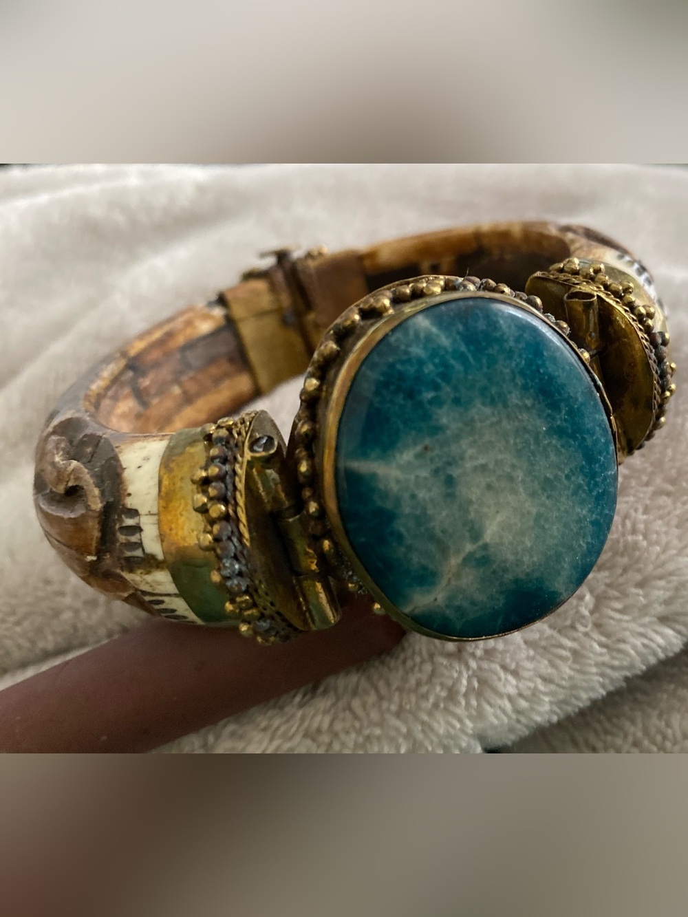 Rare Vintage Beauty, Bangle 8-9" open